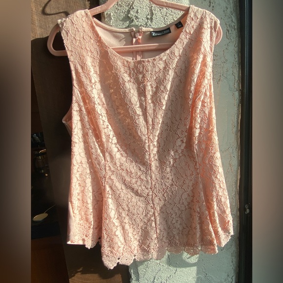 NY&Co 7th Avenue pink peplum top, NWT size XL - Picture 3 of 8